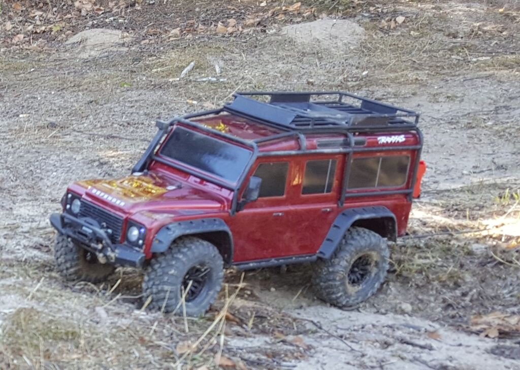 Landrover Defender TRX 4 rot